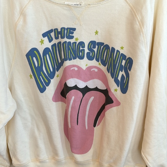 AE Off-the-Shoulder Rolling Stones Graphic
Sweatshirt - Picture 4 of 8